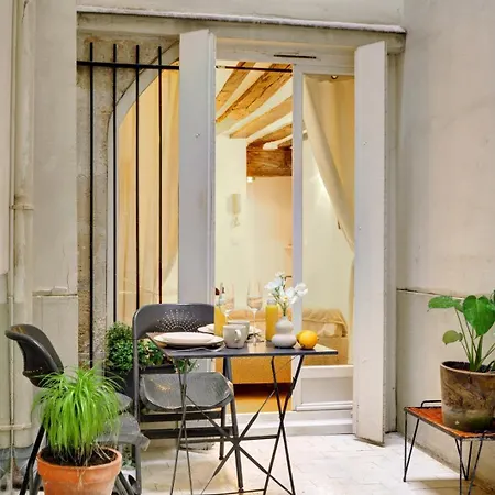 Marie Stuart Montorgueil Elegance *