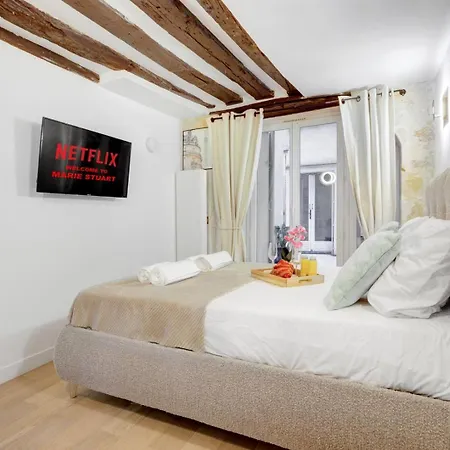 Marie Stuart Montorgueil Elegance Paris